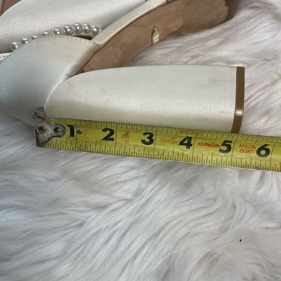 Badgley Mischka Felixa satin fabric white ankle pearl strap platform heels SZ8 - Picture 12 of 13